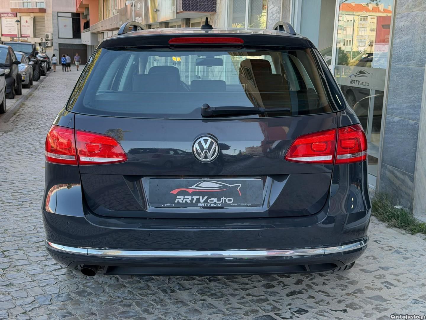 Volkswagen Passat 1.6 TDI BlueMotion — fotografia 10