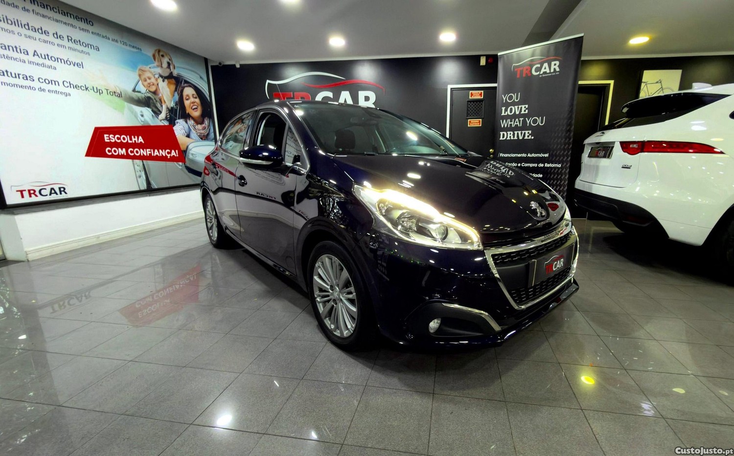 Peugeot 208 1.5 BlueHDi Allure — fotografia 5