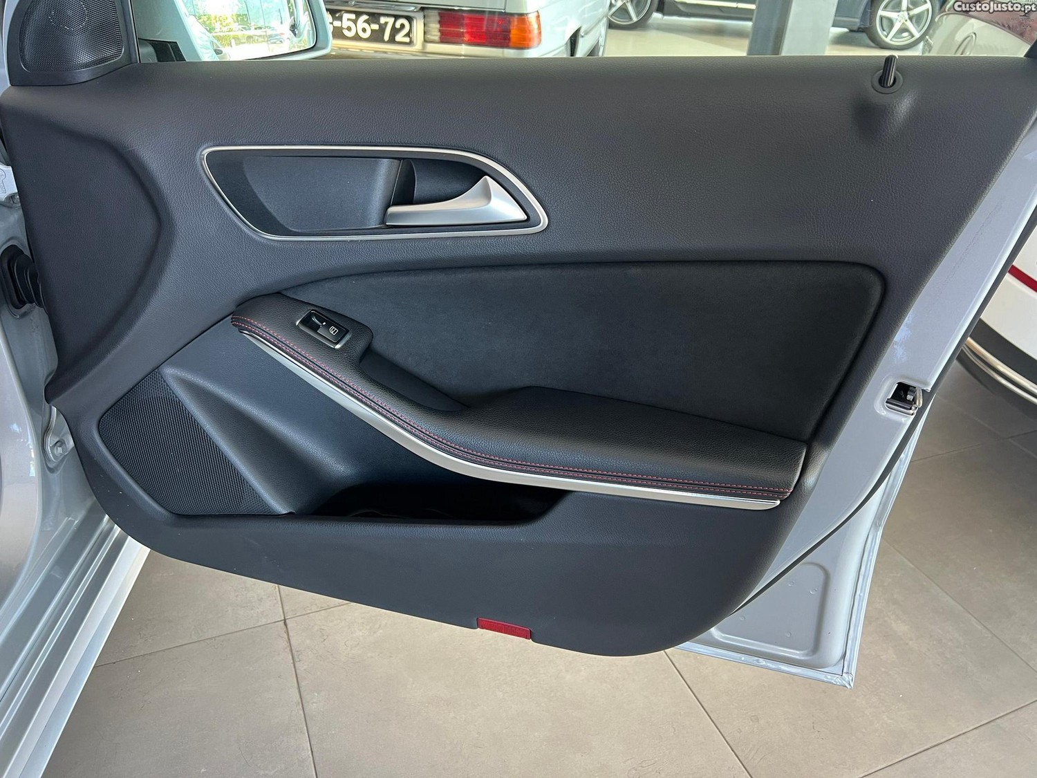 Mercedes-Benz A 180 CDi BlueEfficiency Edition AMG Line — fotografia 10