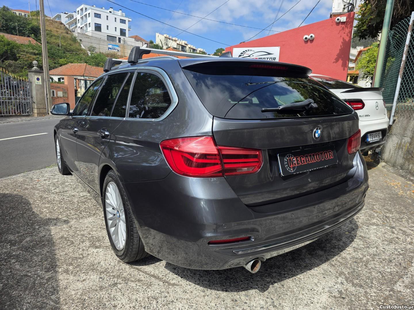 BMW 318 d Line Luxury Auto — fotografia 39