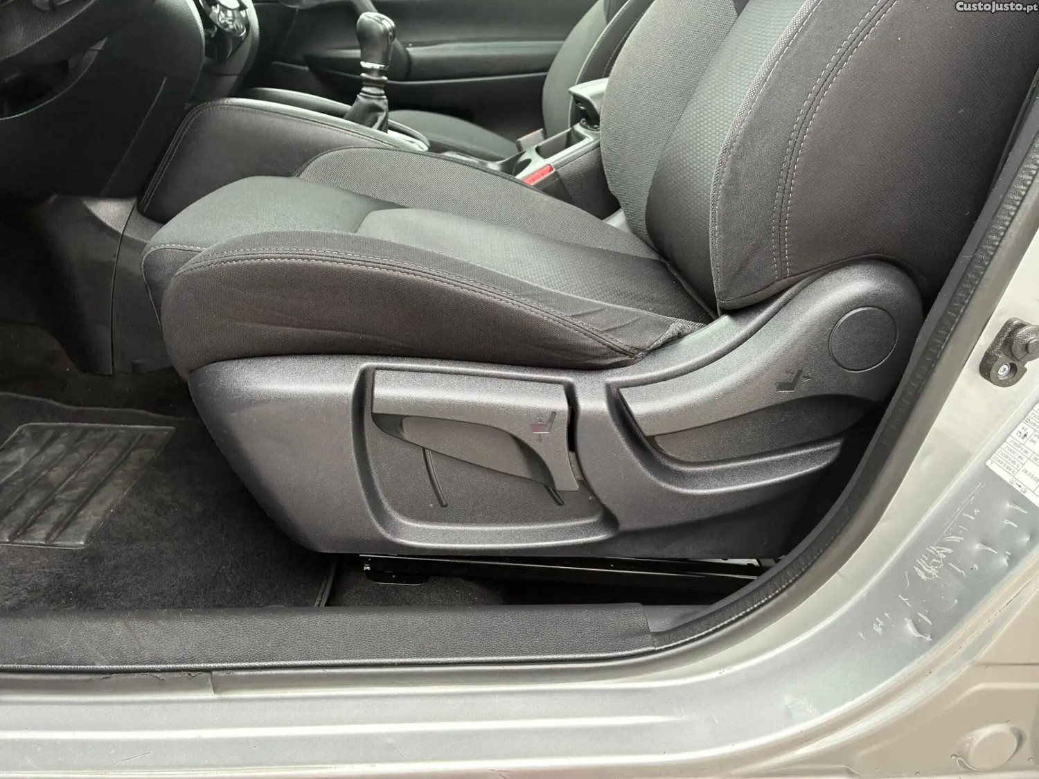 Nissan Qashqai 1.3 DIG-T N-Connecta — fotografia 17