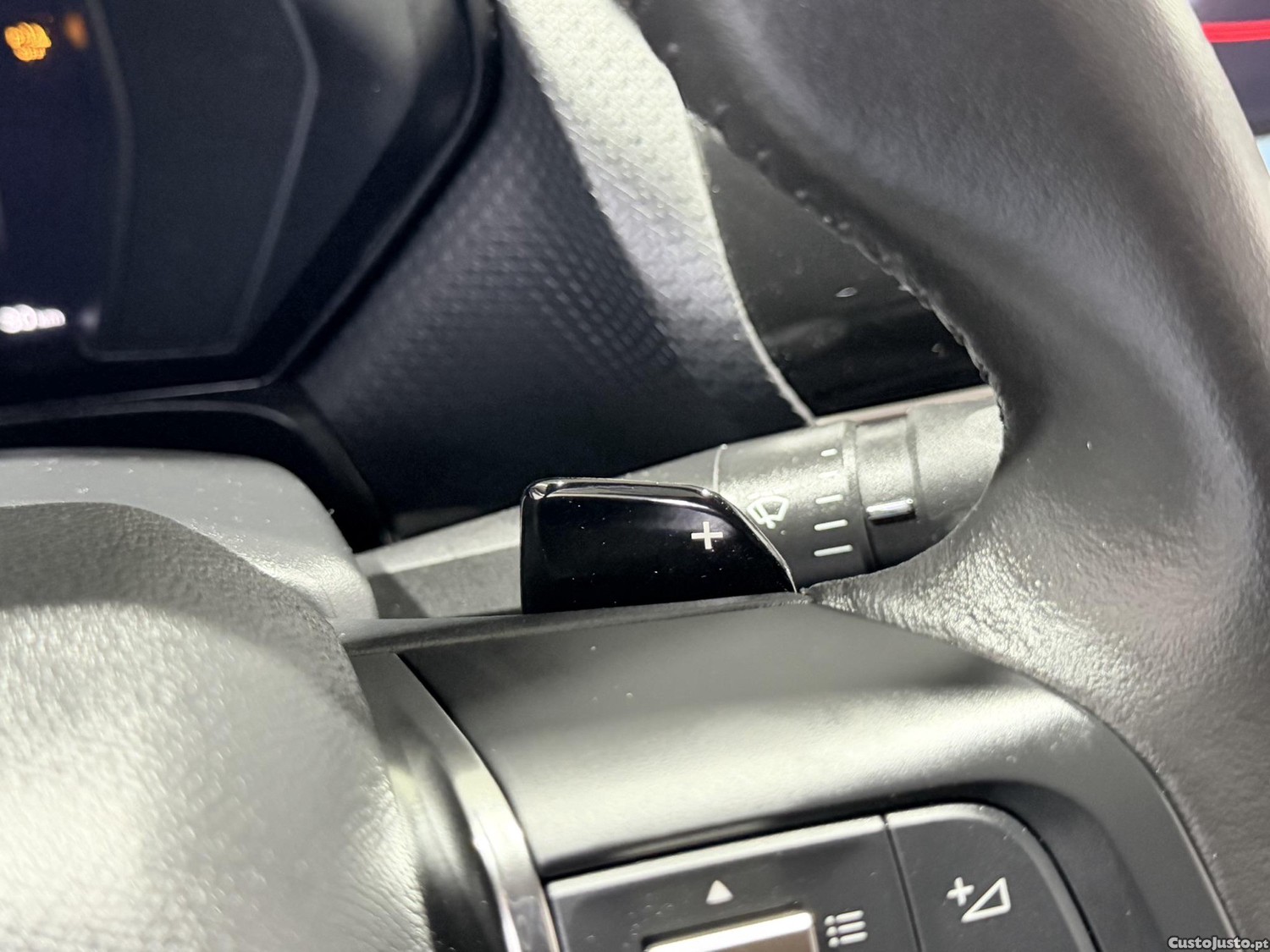 Citroën C5 X 1.6 HIBRIDO SHINE E-EAT8 224 CV - NACIONAL — fotografia 18