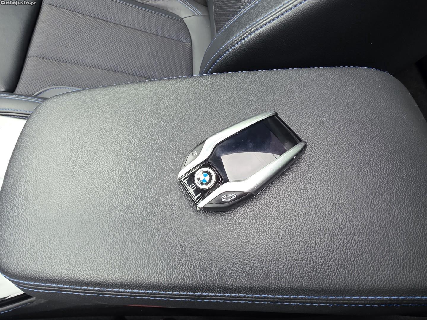 BMW X4 M40 d Auto — fotografia 4