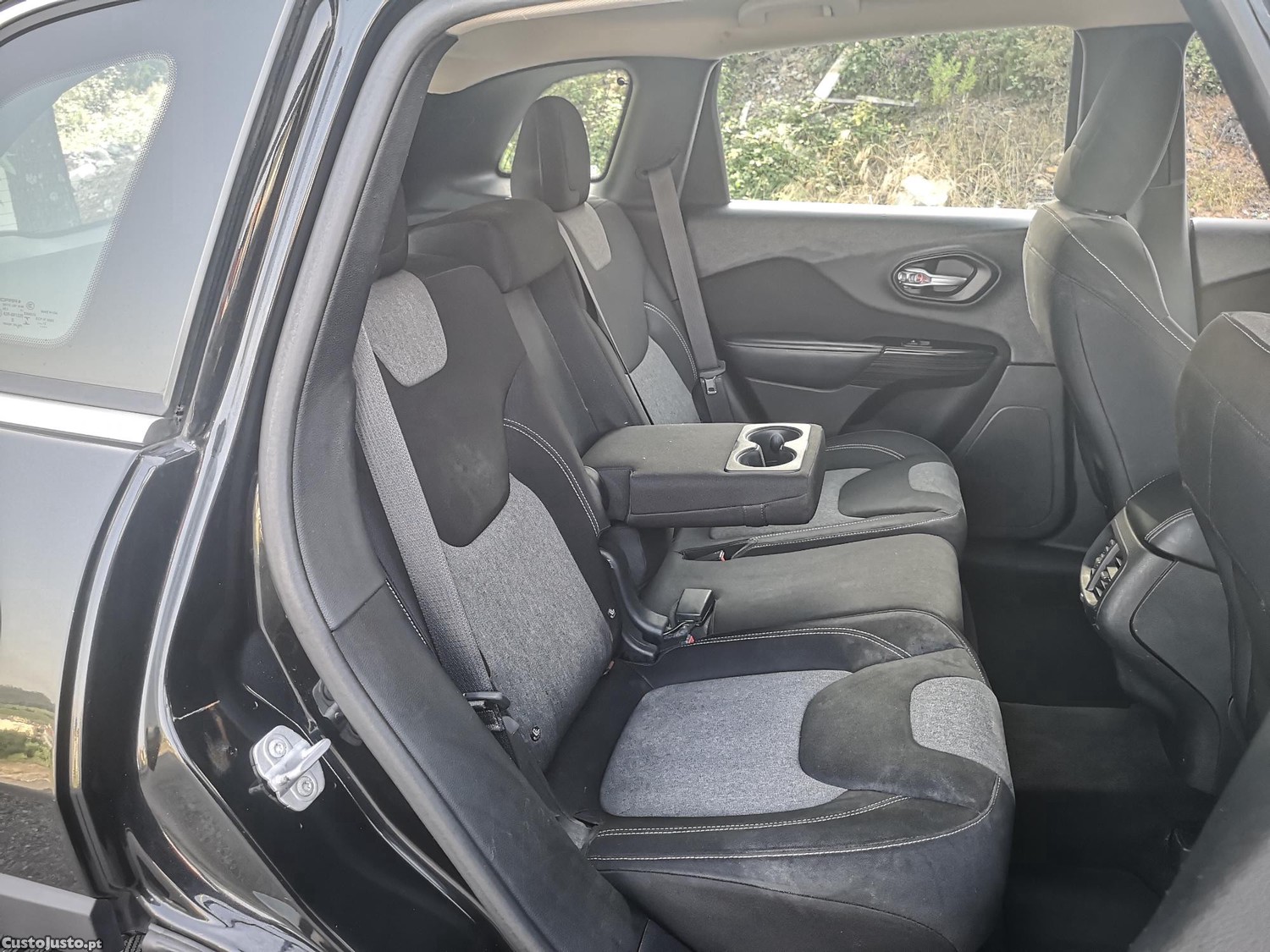 Jeep Cherokee 2.0 MJD LONGITUDE - NACIONAL - C/ GARANTIA - "C/ Gancho de Reboque" — fotografia 10