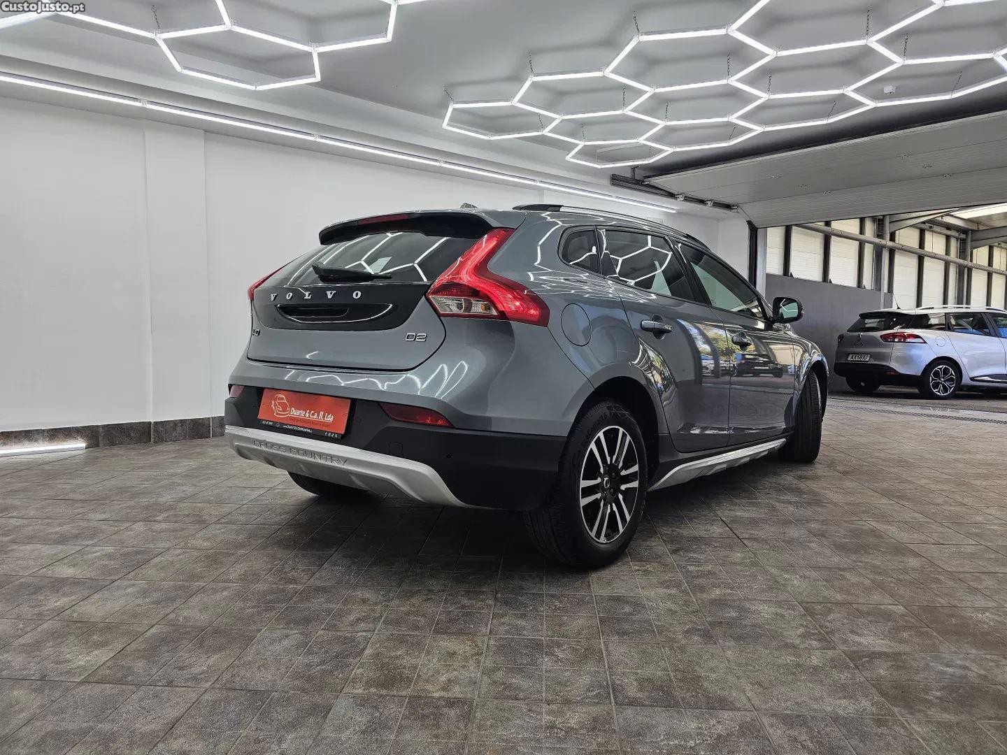 Volvo V40 2.0 d2 momentum — fotografia 16