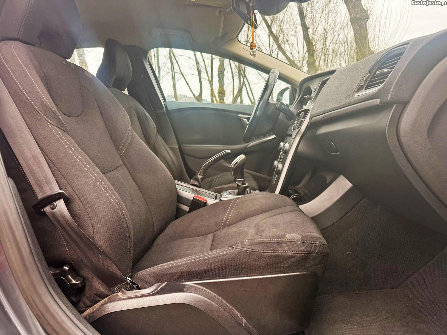 Volvo V40 1.6 D2 Momentum — fotografia 7