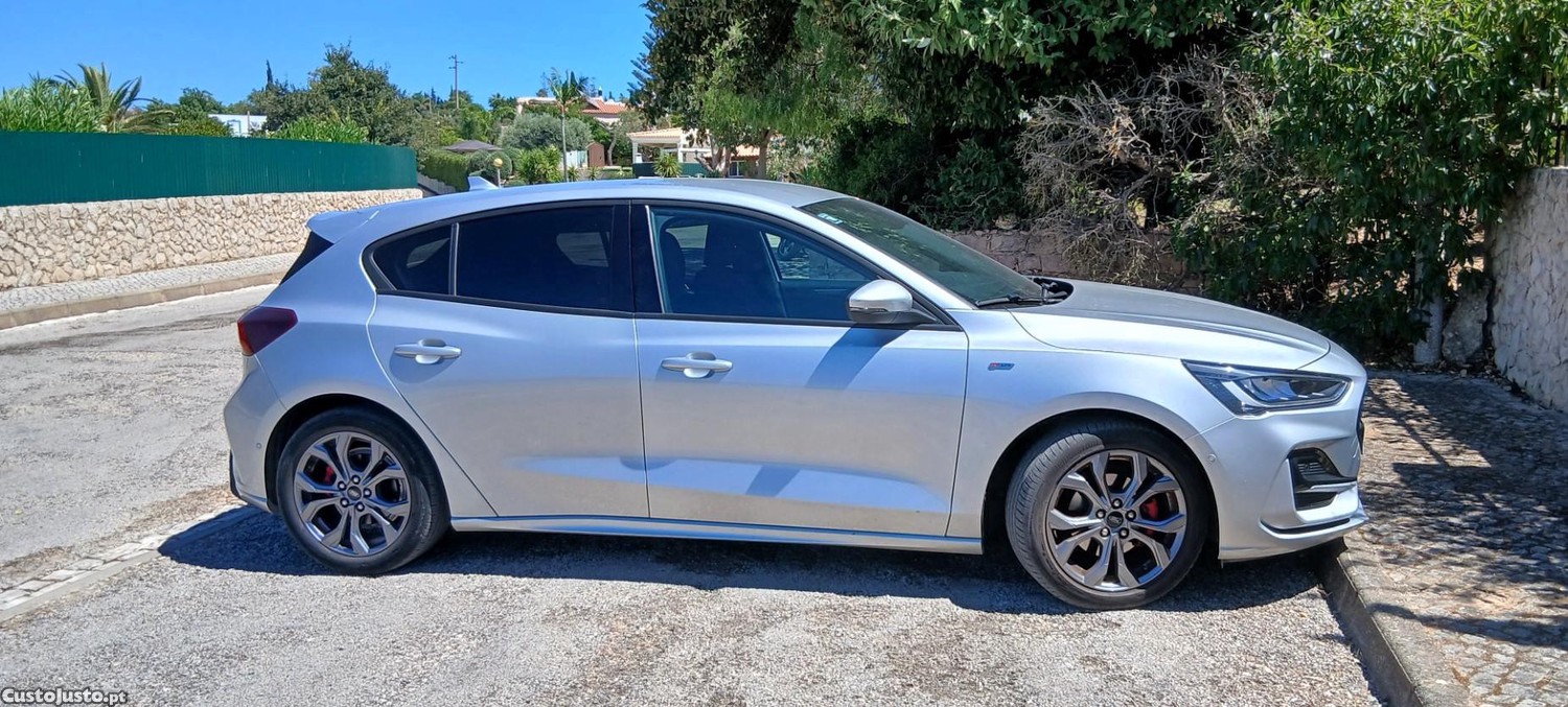 Ford Focus St-Line SIP 1.0 Ecoboost MHEV 125 CV Euro 6.2 — fotografia 3