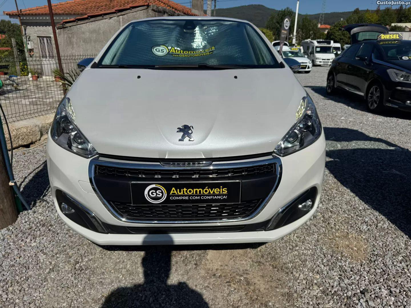 Peugeot 208 1.2 — fotografia 5