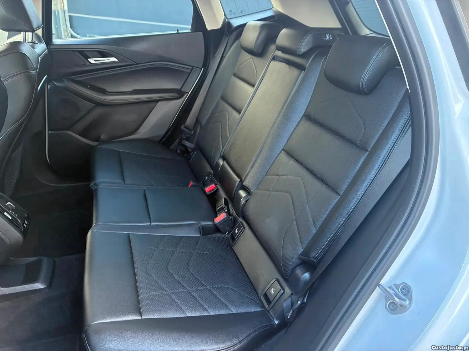 BMW 218 Active Tourer i Line Luxury Auto — fotografia 3