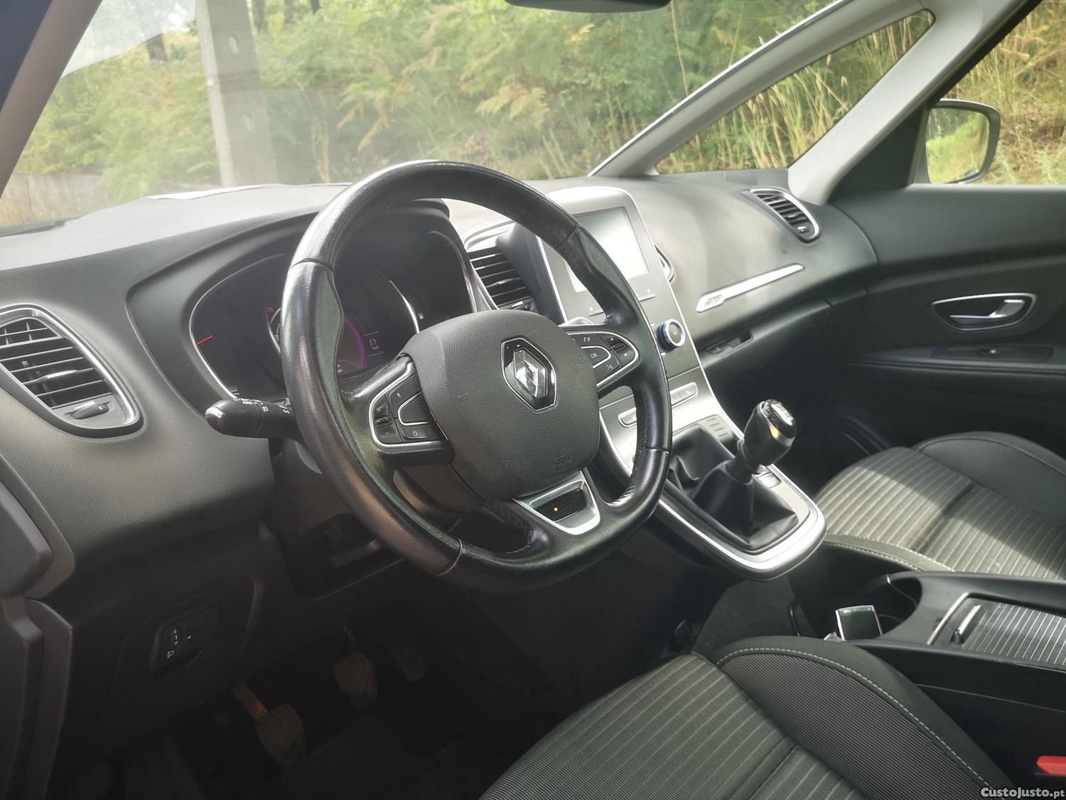 Renault Grand Scénic 1.6 DCI 130cv Intens - 7 lugares - Teto Panorâmico - C/ Garantia — fotografia 7