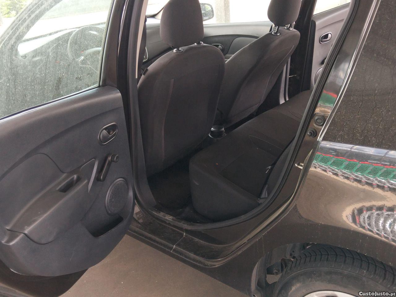 Dacia Sandero 1.0 SCe Comfort — fotografia 3