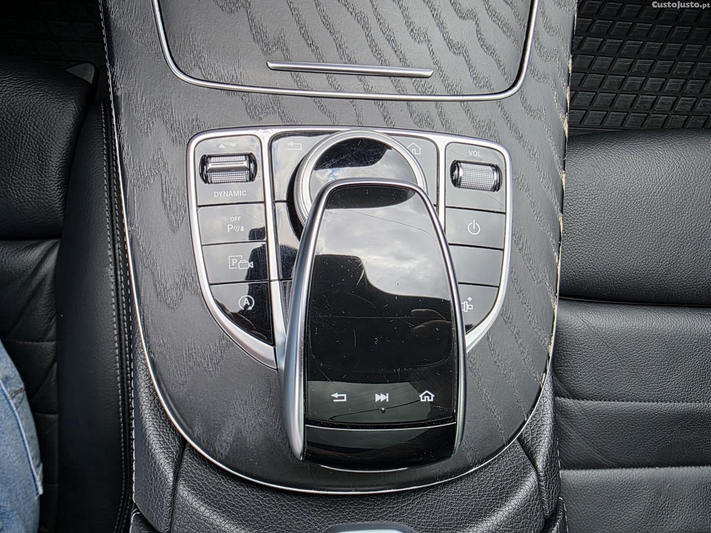 Mercedes-Benz E 220 d AMG Line Aut. — fotografia 27
