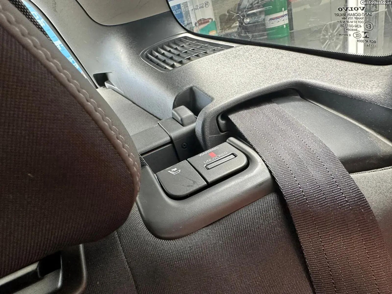 Volvo XC 60 2.0 D4 Momentum — fotografia 6