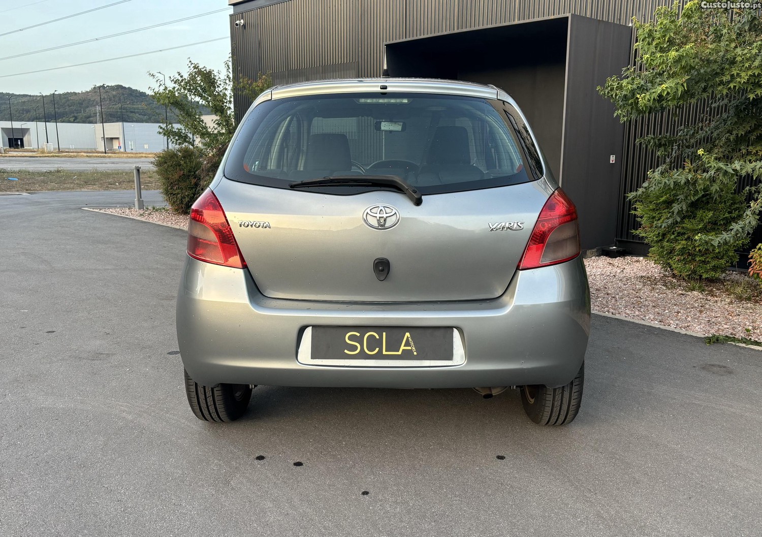 Toyota Yaris 1.0 vvt-i — fotografia 5