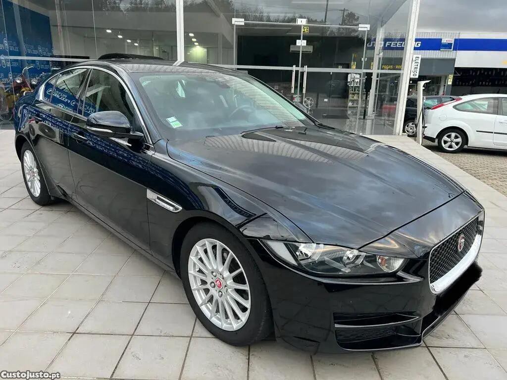 Jaguar XE 2.0 D Prestige — fotografia 22