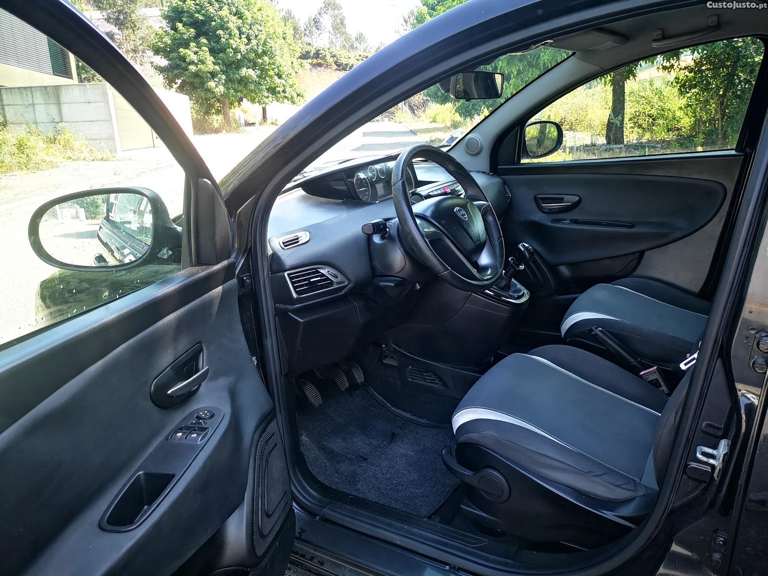 Lancia Ypsilon 1.2 S&S GOLD - 5 Portas - Nacional - 100.000kms - 1 Dono - C/ GARANTIA — fotografia 16