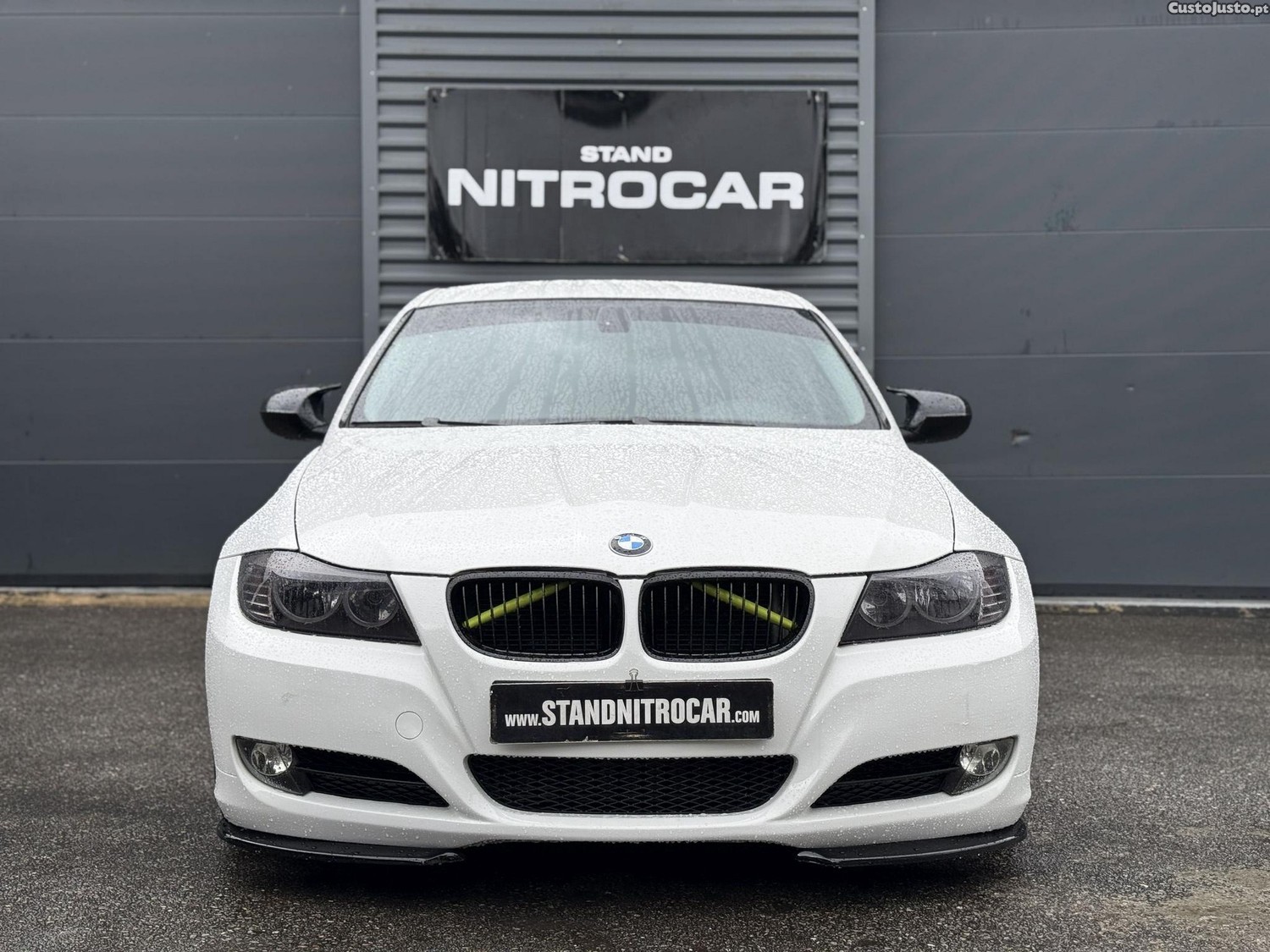 BMW 318 D TOURING C/ EXTRAS PACK M — fotografia 27