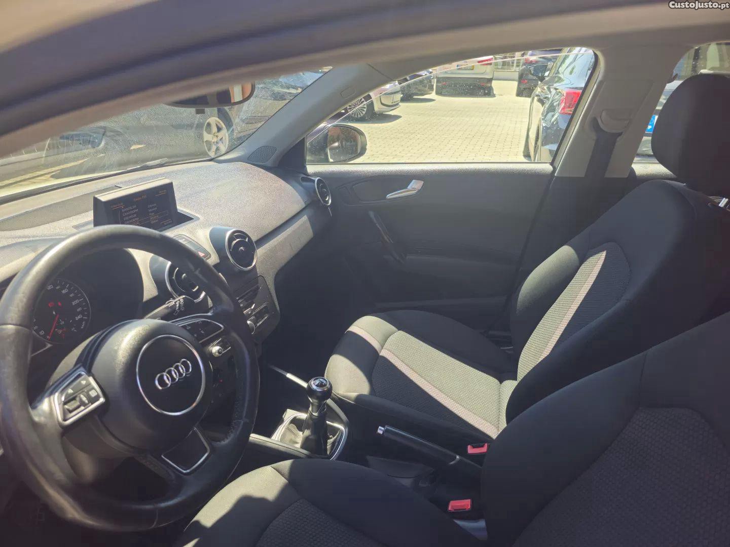 Audi 80 1.2 tfsi attraction — fotografia 5