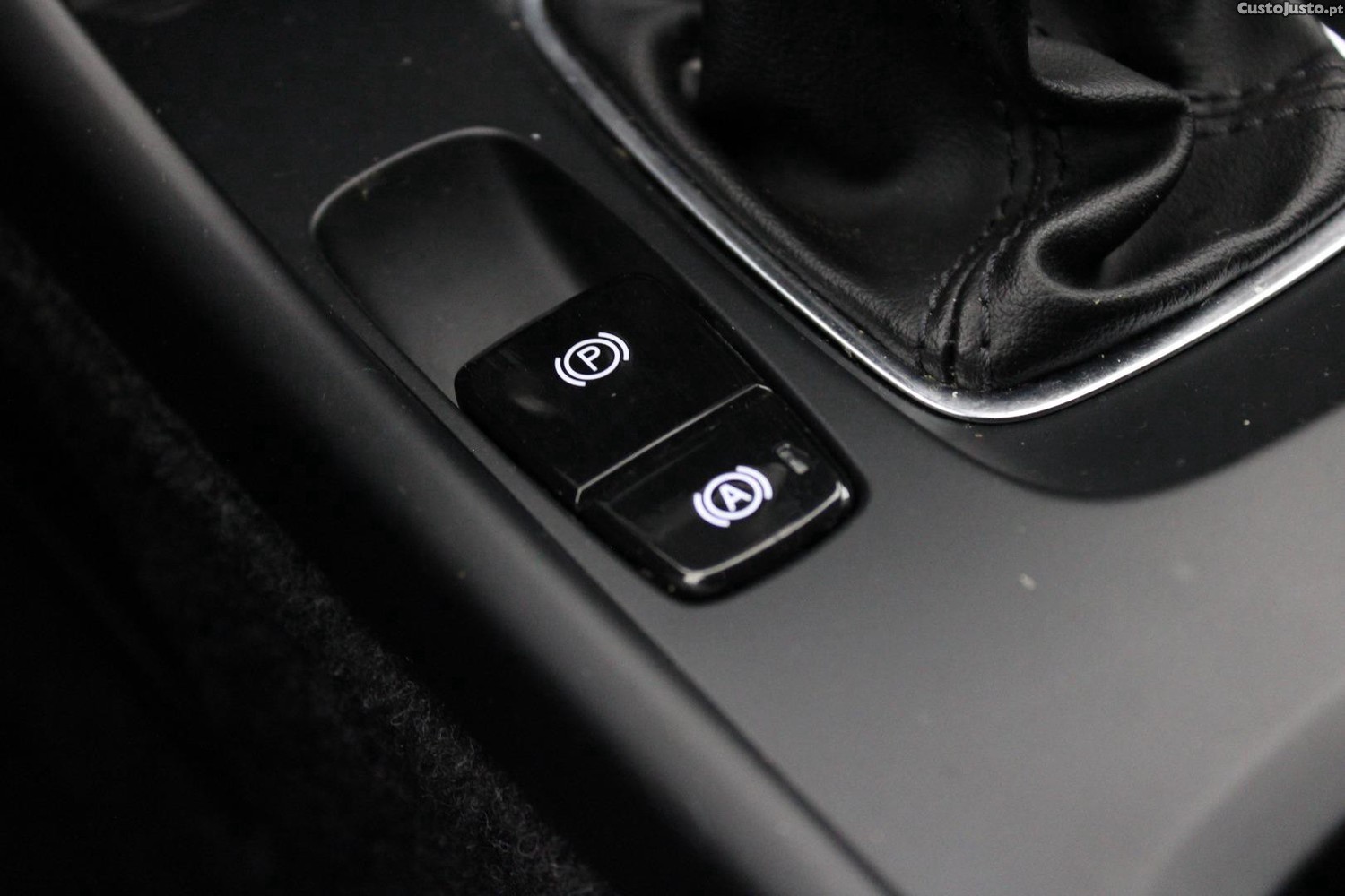 Volvo XC 40 1.5 T2 MOMENTUM CORE — fotografia 17