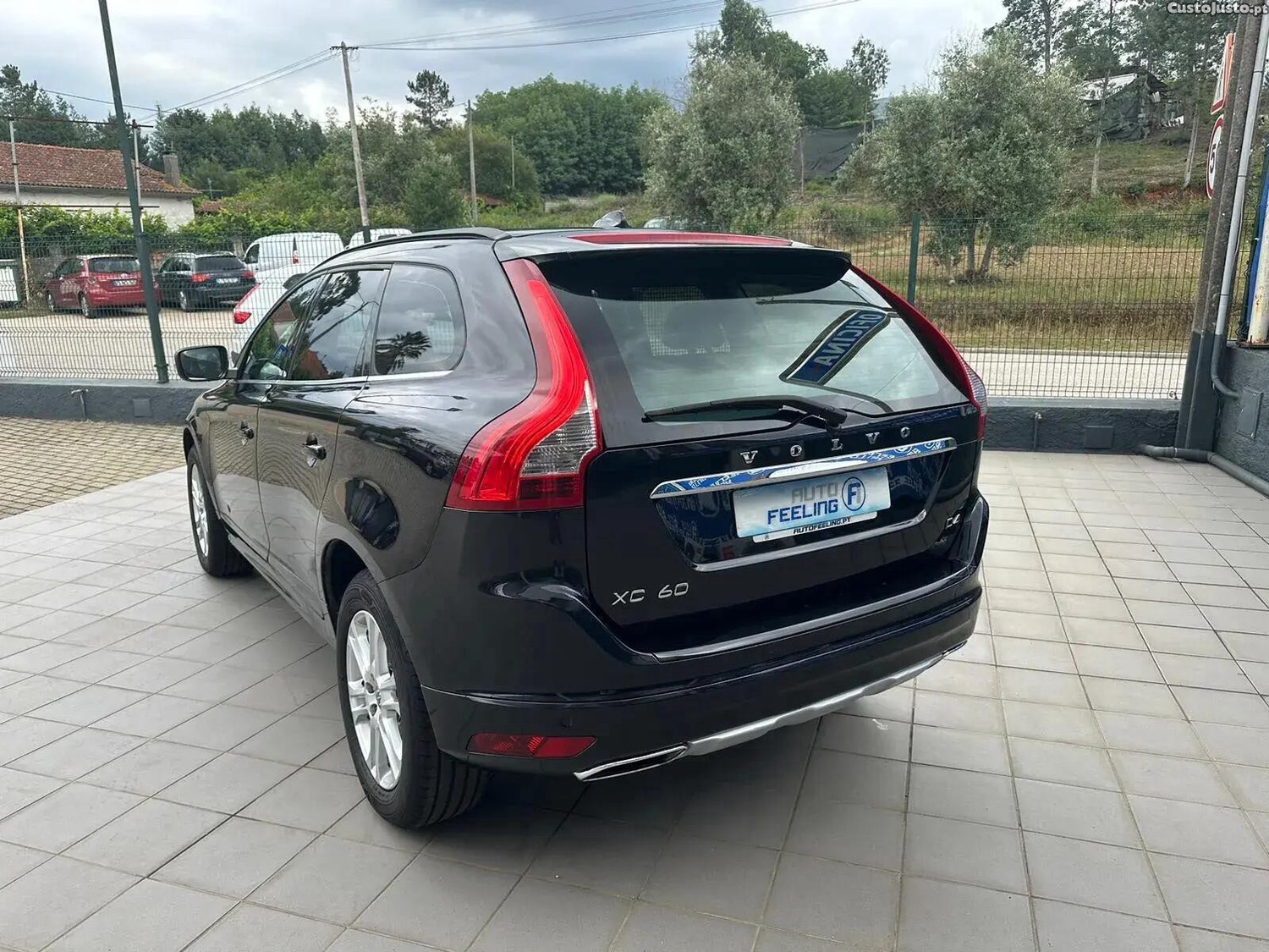 Volvo XC 60 2.0 D4 Momentum — fotografia 29