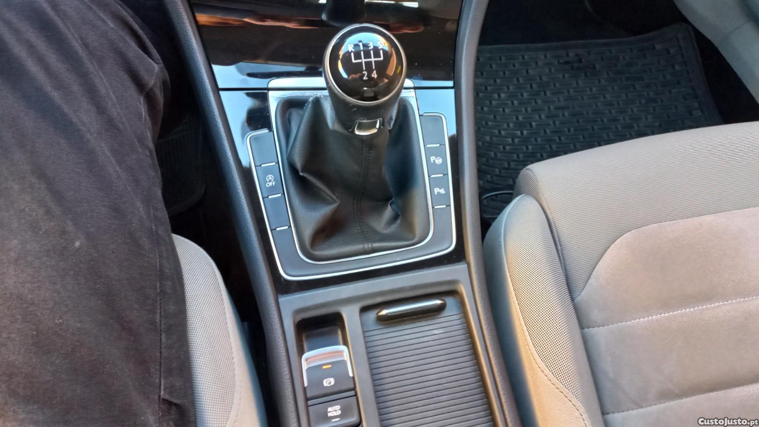 Volkswagen Golf 1.6 tdi highline — fotografia 3