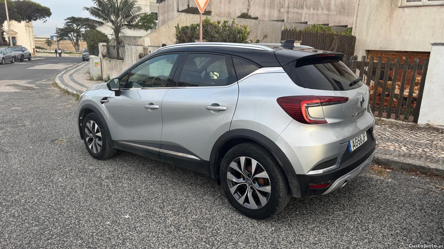 Renault Captur 1.0 TCe Exclusive — fotografia 2