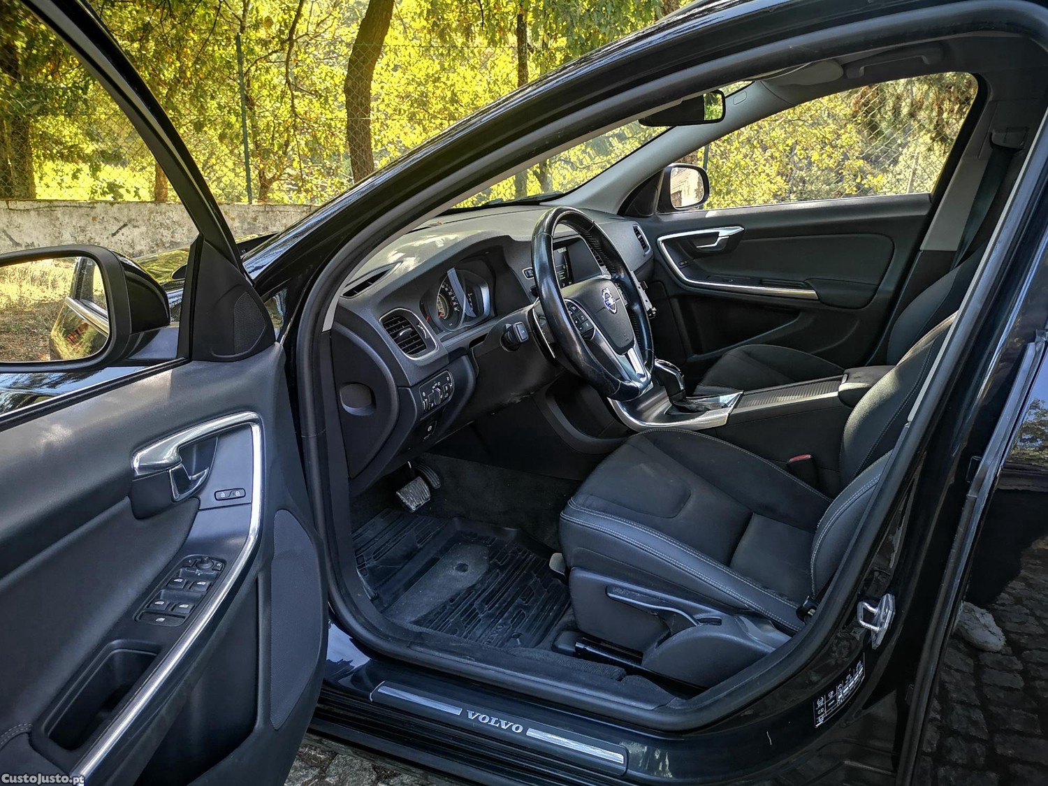 Volvo V60 2.0 D4 181CV MOMENTUM GEARTRONIC - FULL EXTRAS - C/ GARANTIA - COMO NOVA - "Preço Imbatível — fotografia 11