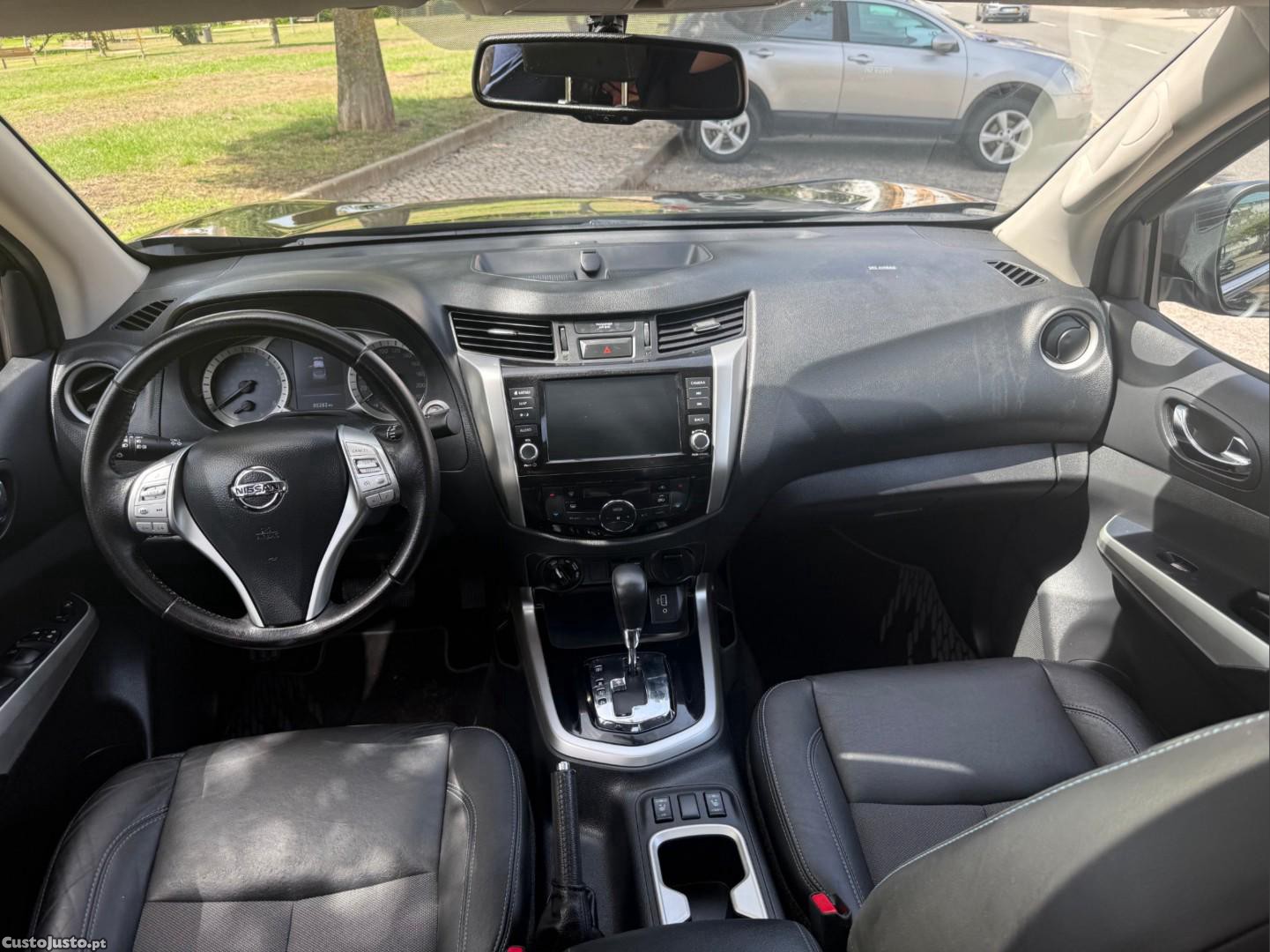Nissan Navara 2.3 dCi CD 4WD N-Guard Auto — fotografia 4