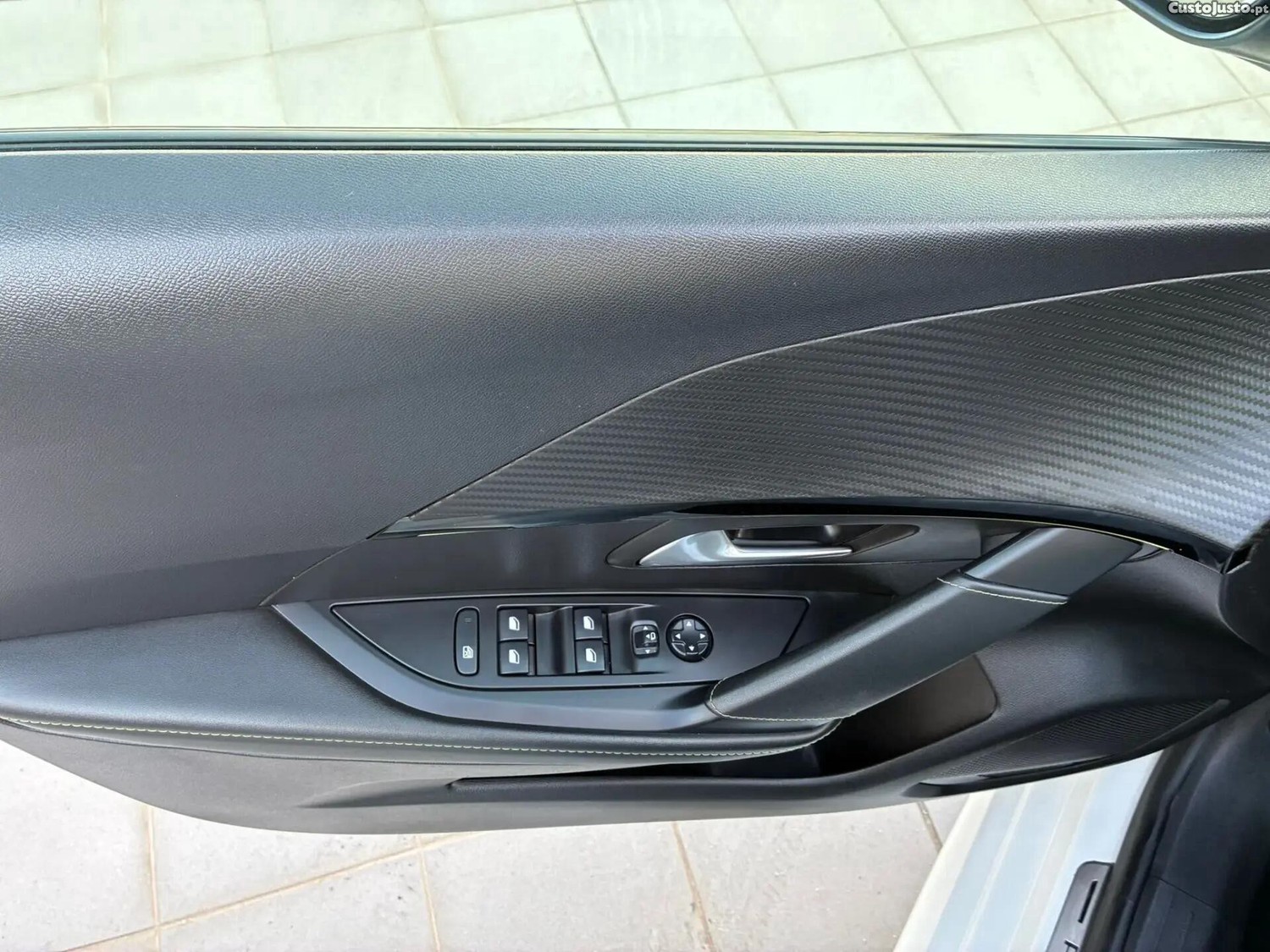 Peugeot e-208 50 kWh GT Line — fotografia 7