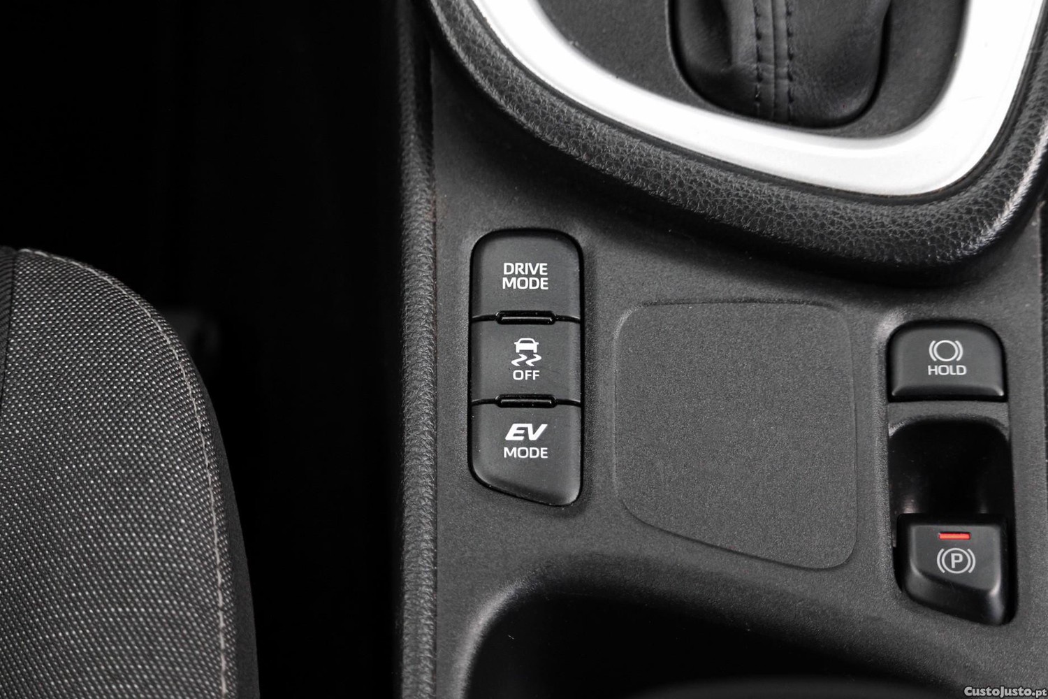 Toyota Yaris 1.5 HDF Comfort — fotografia 8