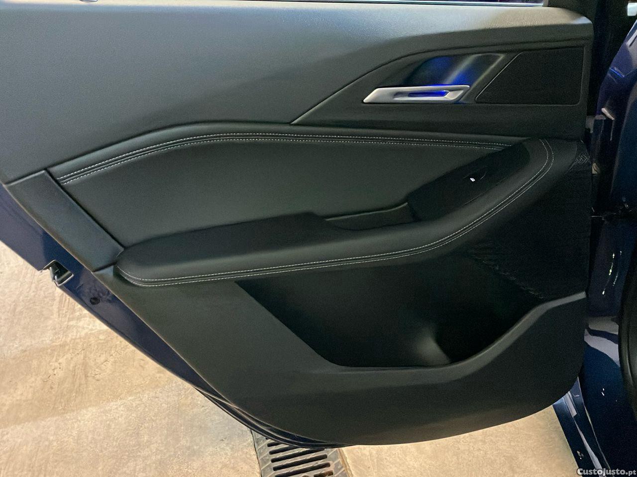 BMW 225 Active Tourer XE e xDrive Line Luxury — fotografia 3