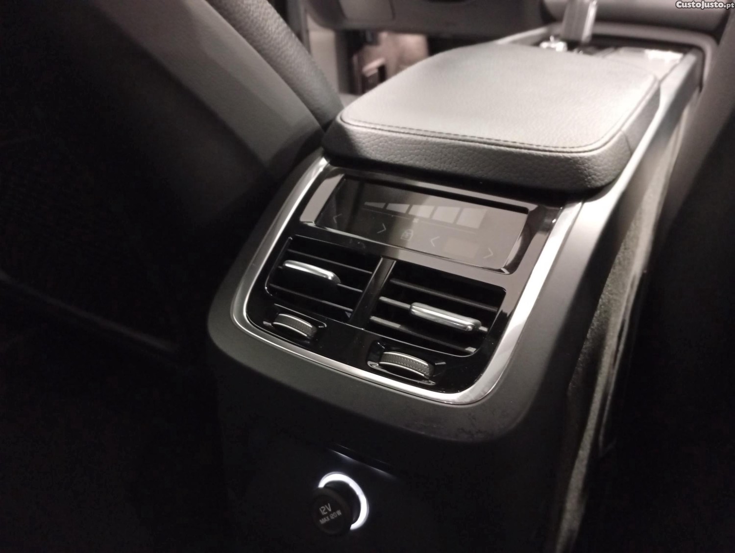 Volvo XC 90 2.0 T8 PHEV Inscription AWD — fotografia 4