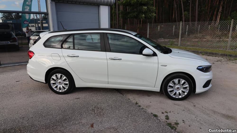 Fiat Tipo 1.3 MultiJet Lounge — fotografia 2