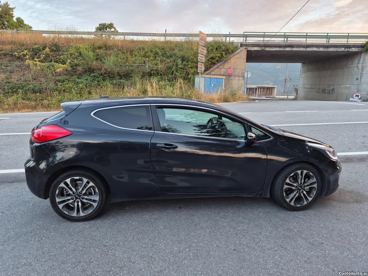 Kia Ceed 3 portas — fotografia 7