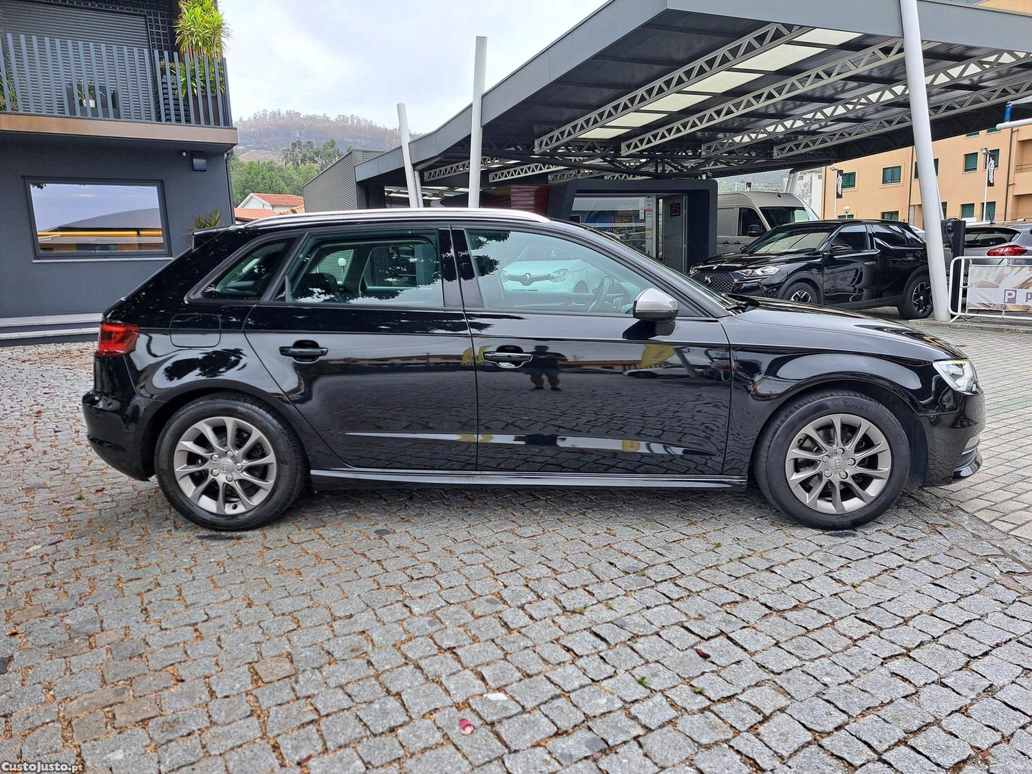 Audi A3 Sportback 1.6 TDI Ultra — fotografia 23