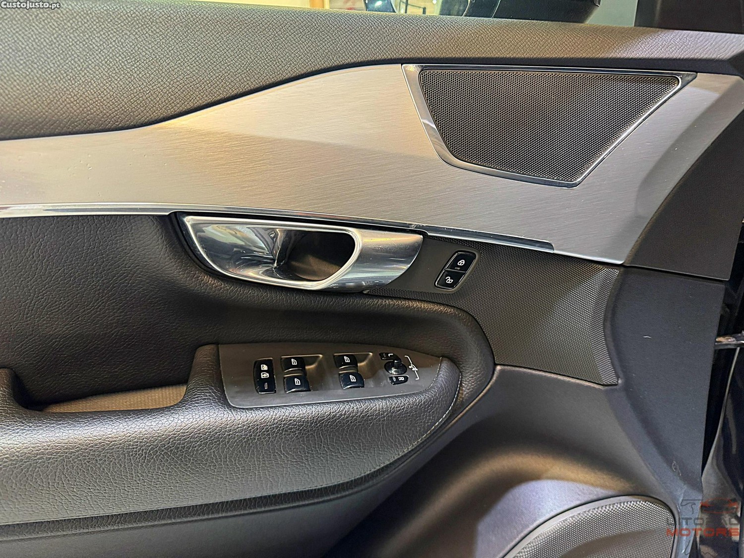 Volvo XC 90 2.0 D4 Momentum — fotografia 7