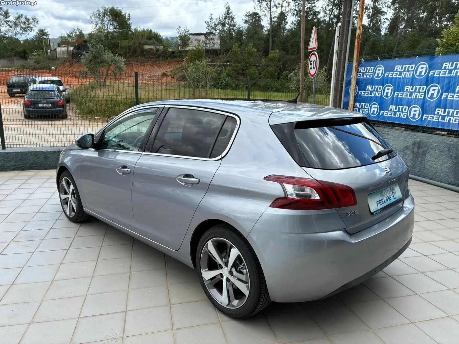 Peugeot 308 1.6 BlueHDi Allure J17 — fotografia 22