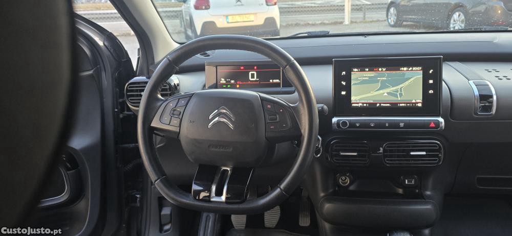Citroën C4 1.5 BlueHDi Shine Pa — fotografia 10