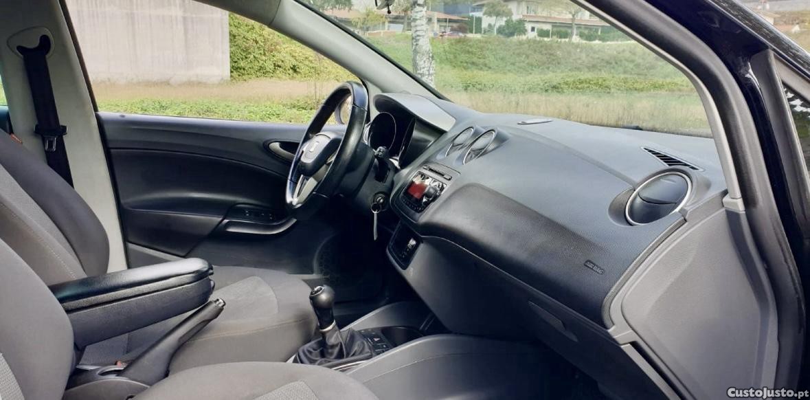 SEAT Ibiza 1.2Tdi — fotografia 4