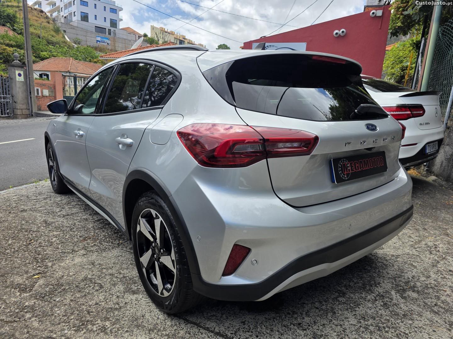 Ford Focus 1.0 EcoBoost MHEV Active X — fotografia 29