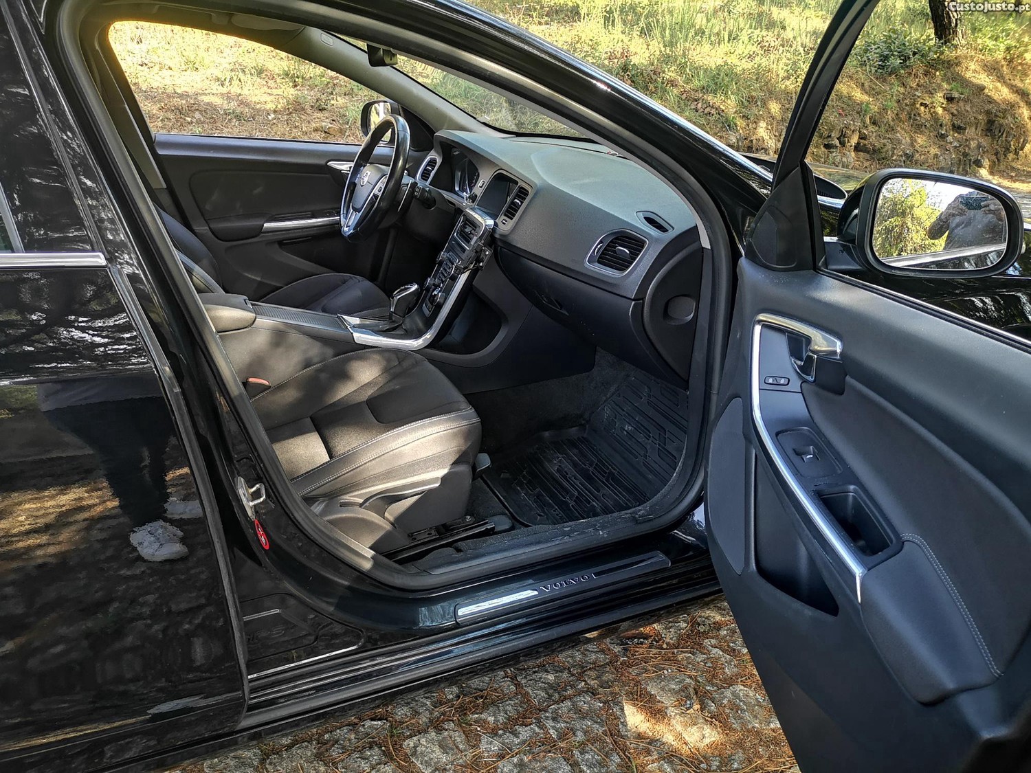 Volvo V60 2.0 D4 181CV MOMENTUM GEARTRONIC - FULL EXTRAS - C/ GARANTIA - COMO NOVA - "Preço Imbatível — fotografia 7