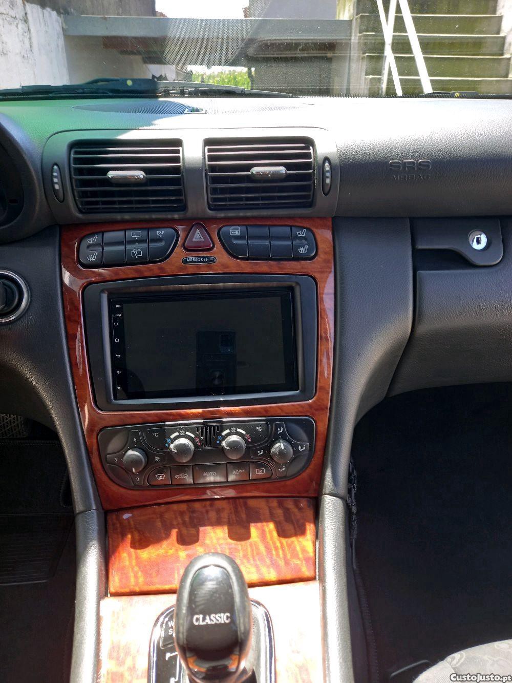 Mercedes-Benz C 220 Classic — fotografia 6