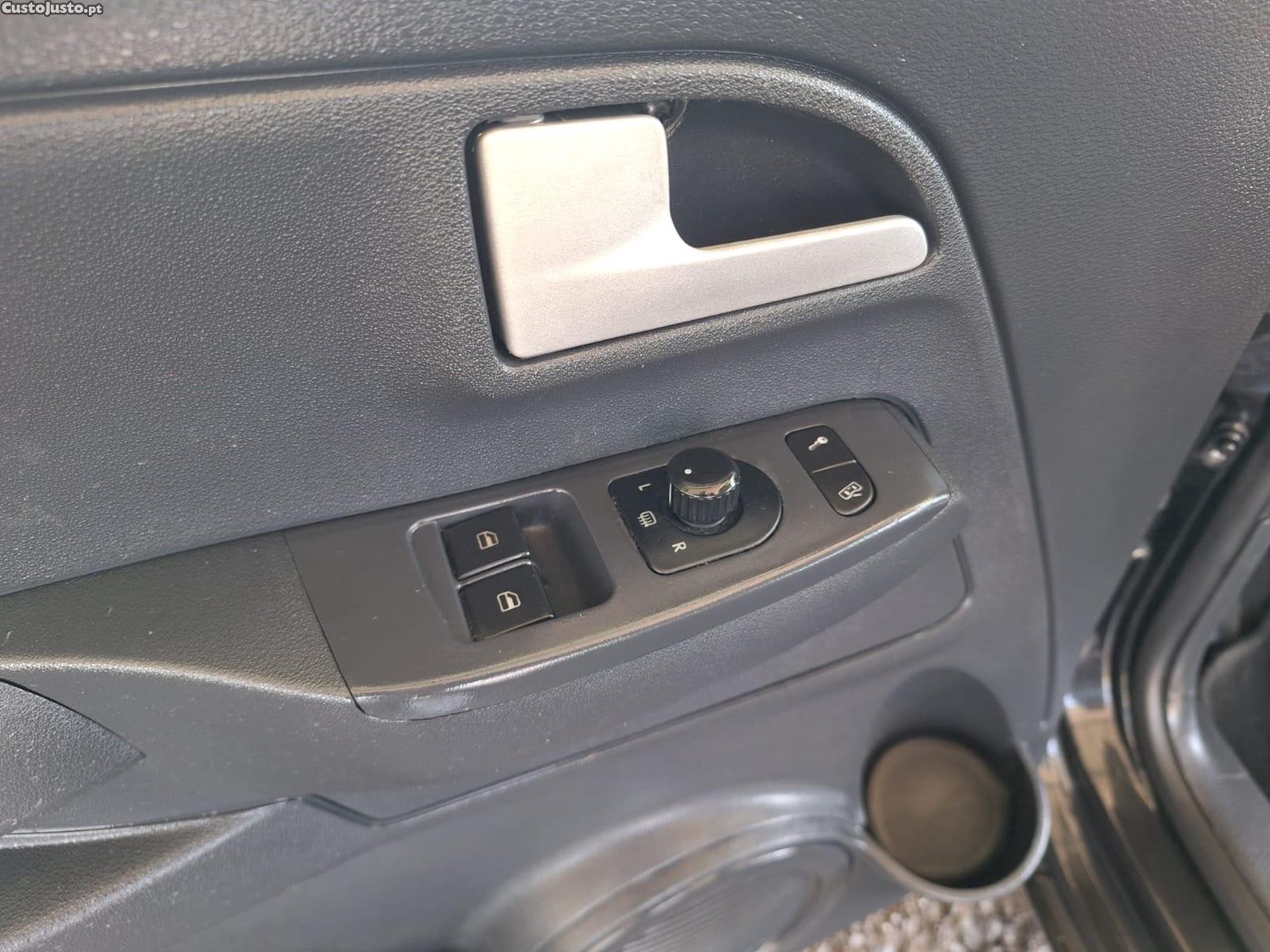 Volkswagen Fox 1.2 T.Liso Pack Elements — fotografia 15