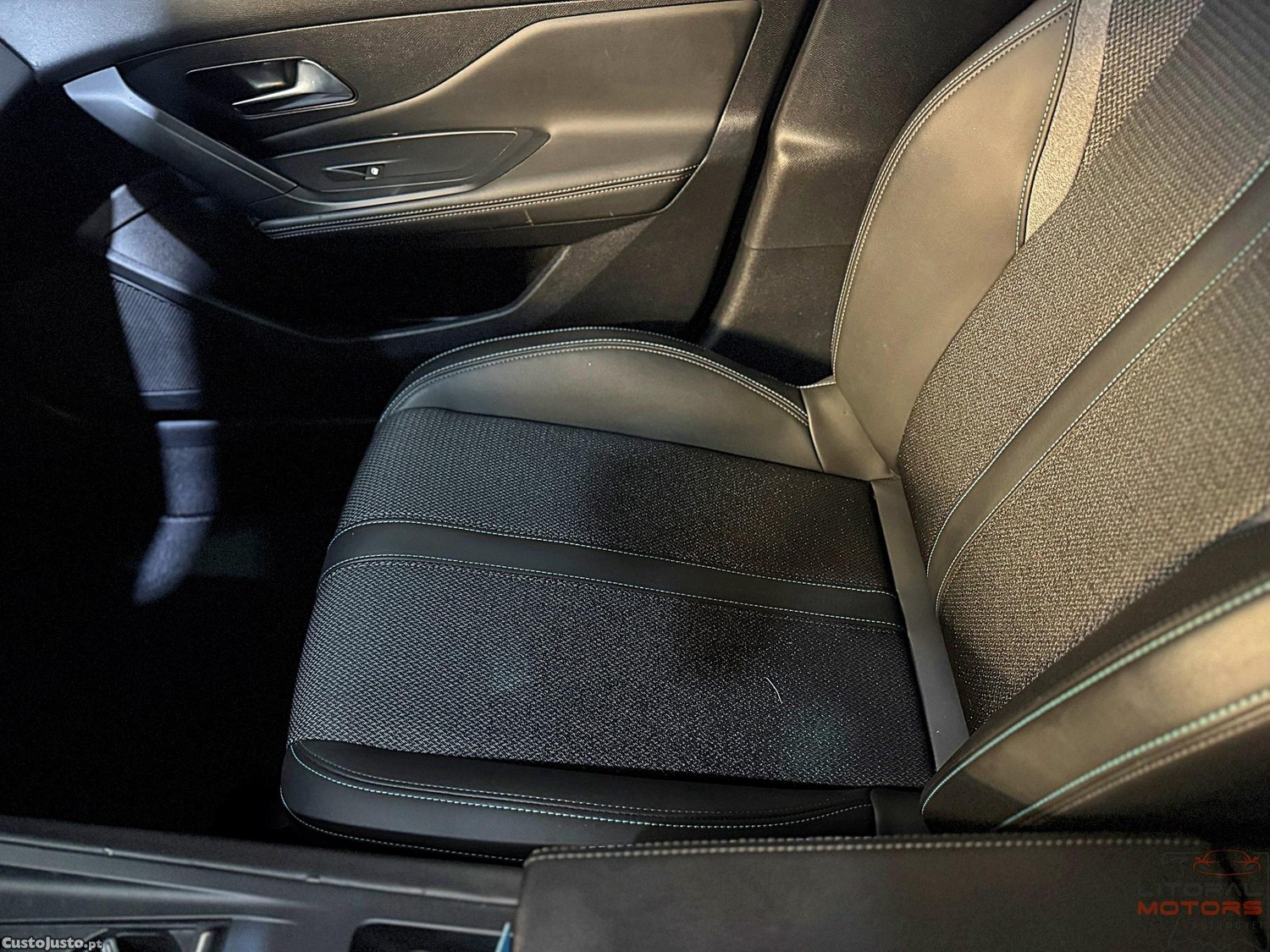 Peugeot 308 SW 1.2 PureTech Allure Pack EAT8 — fotografia 6