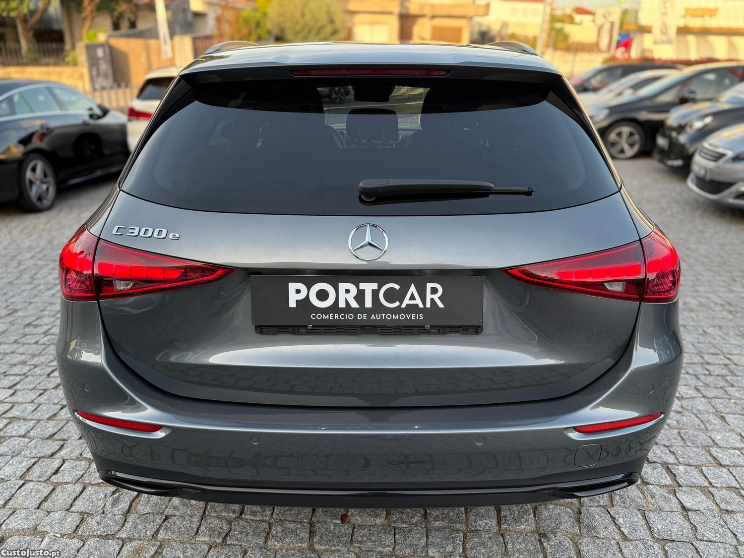 Mercedes-Benz C 300 e Avantgarde — fotografia 14