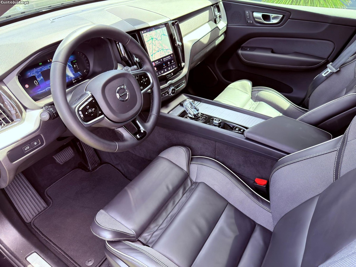 Volvo XC 60 2.0 T6 PHEV Black Edition AWD — fotografia 16
