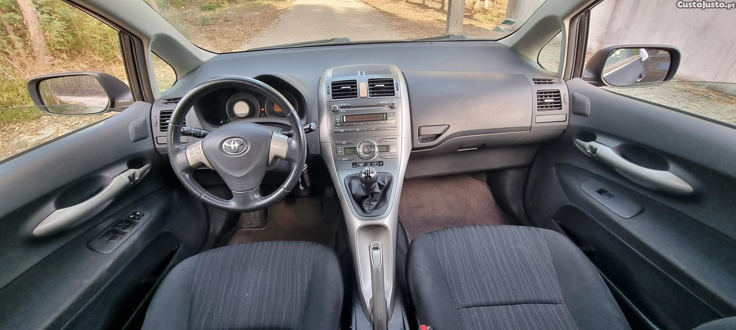 Toyota Auris 1.4 D Nacional - 07 foto 3