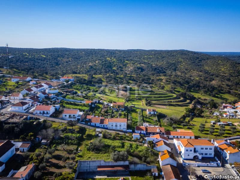 Moradia Ruína E Terreno Com 1500M2 -...