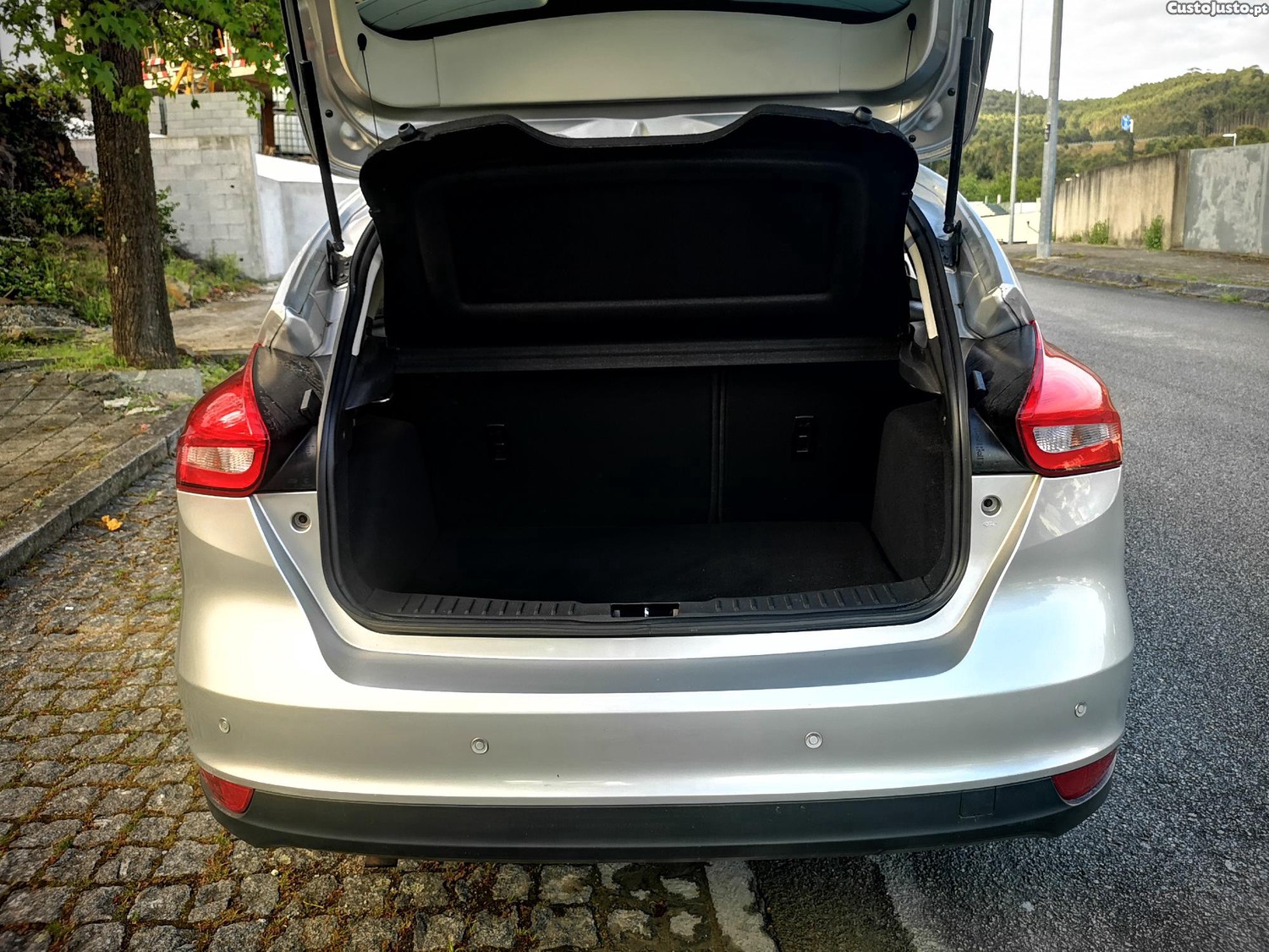 Ford Focus 1.0 SCTI 125cv TITANIUM c/ GPS - Utilitário Nacional c/ Garantia - "IMBATIVEL" — fotografia 10