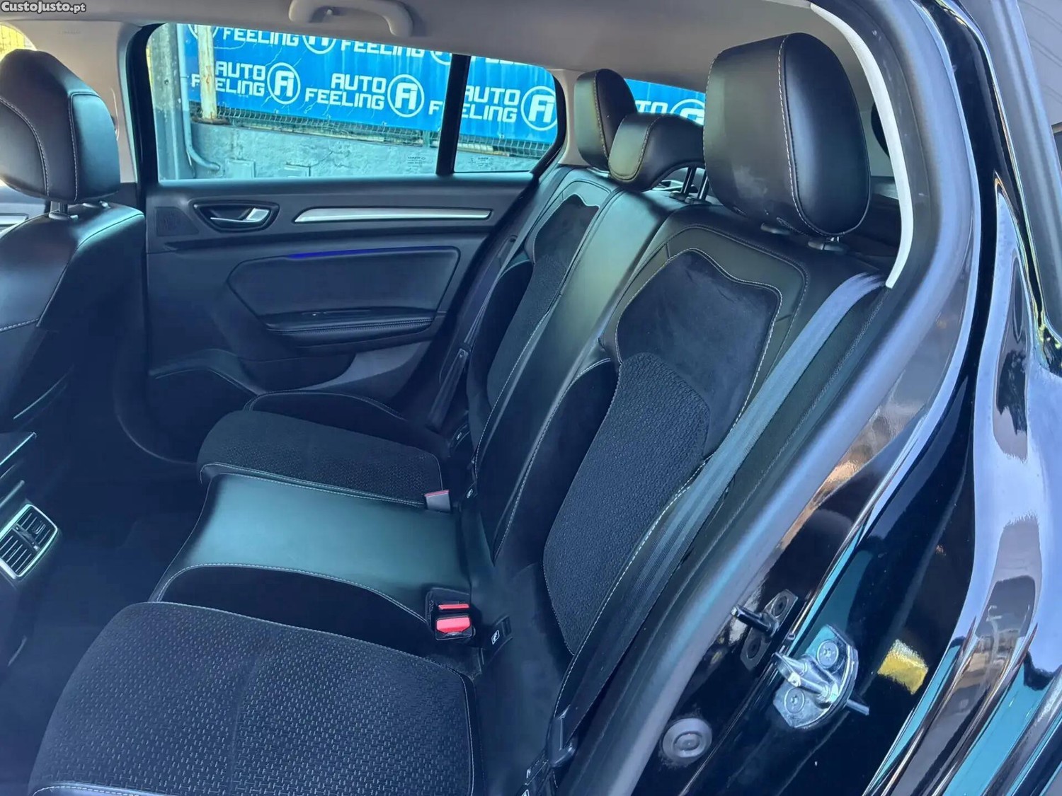 Renault Mégane IV SPORT TOURER 1.5 DCI INTENSE — fotografia 5